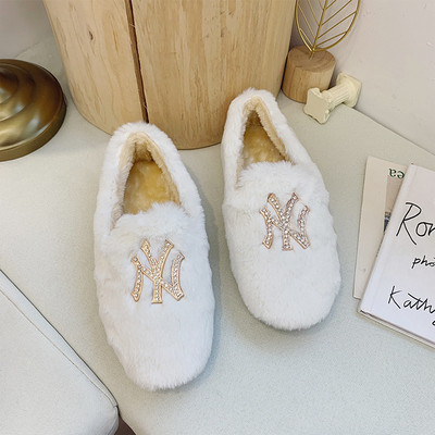 Γυναικείες σπιτικές παντόφλες με γυαλιστερό αποτέλεσμα σε διάφορα χρώματα