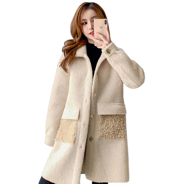 Új modell női kabát bézs, rózsaszín és fehér gombokkal