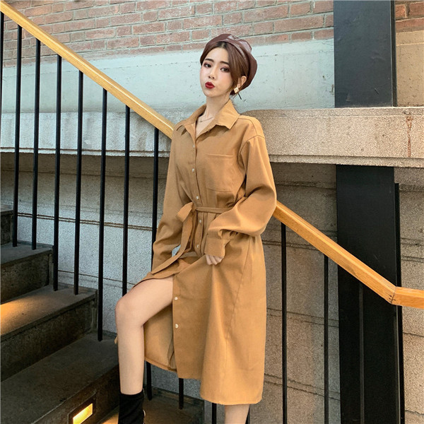 Hosszú ing típusú ruha barna és fekete színben