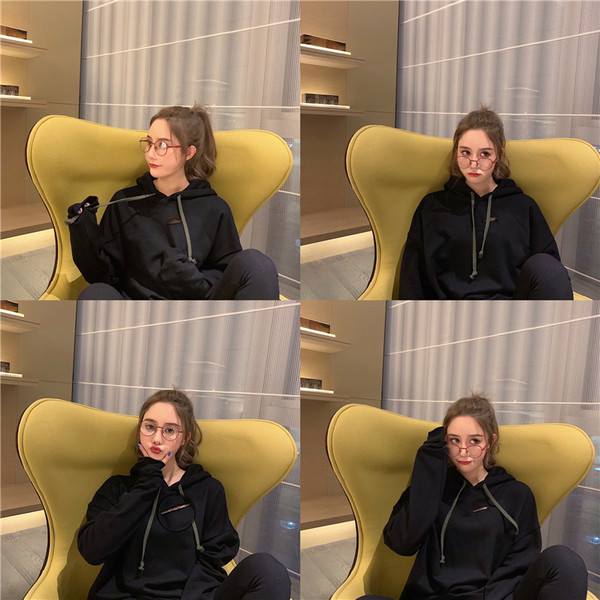 Hanorac zilnic de damă cu glugă și aplicație