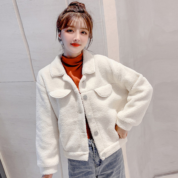 Palton scurt de dama model nou cu nasturi in maro si alb