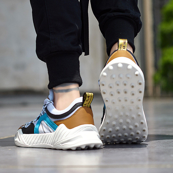 Αθλητικά ανδρικά παπούτσια με κορδόνια σε τέσσερα χρώματα