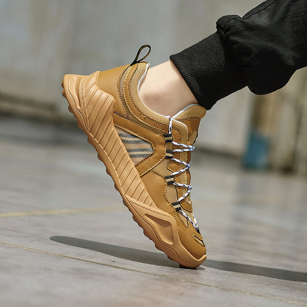 Αθλητικά ανδρικά παπούτσια με κορδόνια σε τέσσερα χρώματα