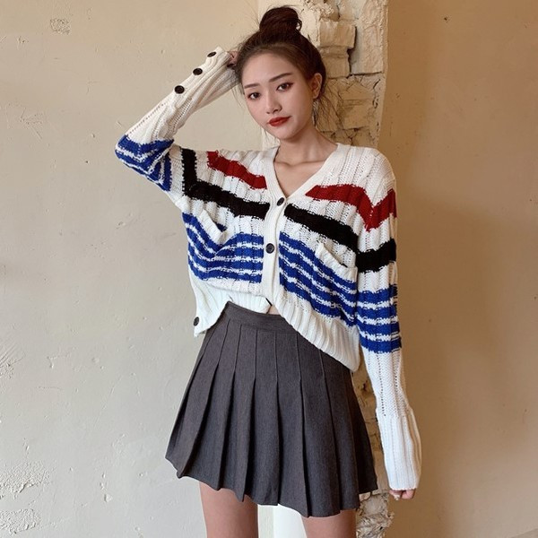 Cardigan de damă în dungi de culoare albă cu nasturi