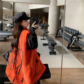 Széles és hosszú mellény cipzárral két színben felirattal