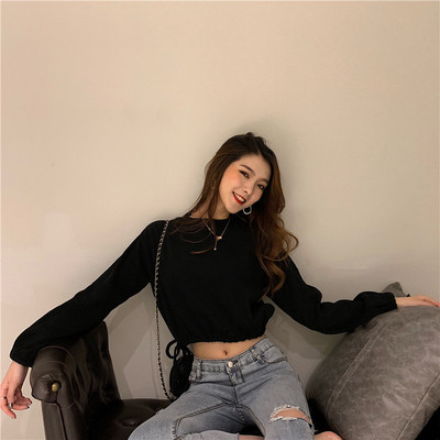 Σύντομη γυναικεία μπλούζα με δεσμούς σε τέσσερα χρώματα