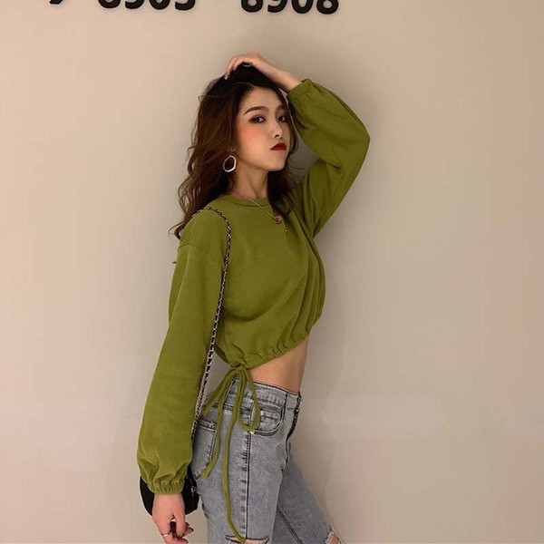 Σύντομη γυναικεία μπλούζα με δεσμούς σε τέσσερα χρώματα