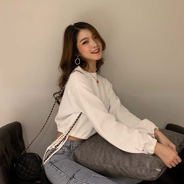 Σύντομη γυναικεία μπλούζα με δεσμούς σε τέσσερα χρώματα