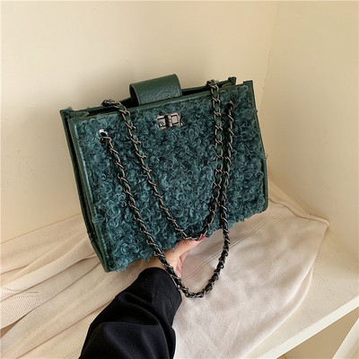 Κομψή γυναικεία τσάντα με αλυσίδα σε διάφορα χρώματα