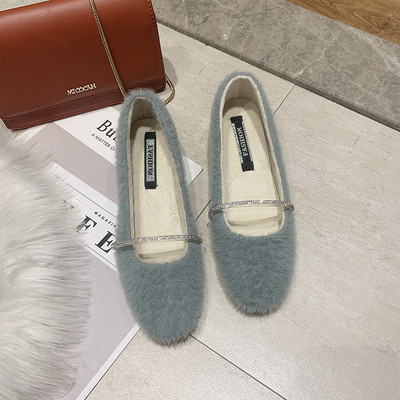 Καθημερινά γυναικεία παπούτσια με ίσια πέλματα σε διάφορα χρώματα