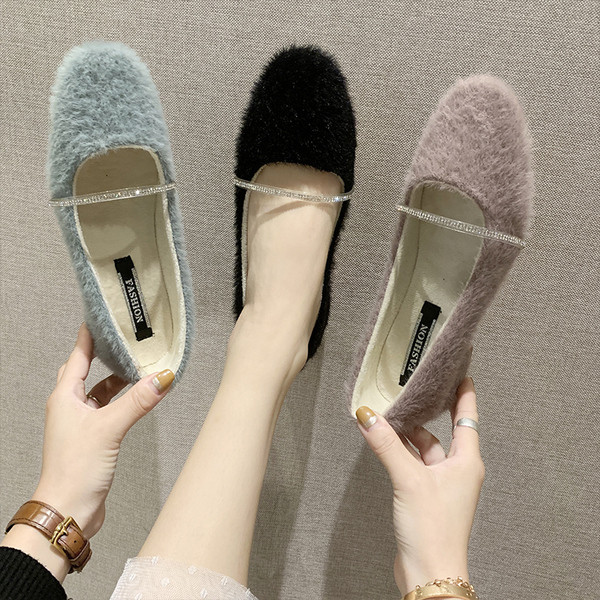 Καθημερινά γυναικεία παπούτσια με ίσια πέλματα σε διάφορα χρώματα