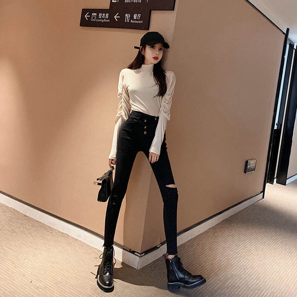 Τζιν  σε μαύρο χρώμα με ψηλή μέση και κουμπιά