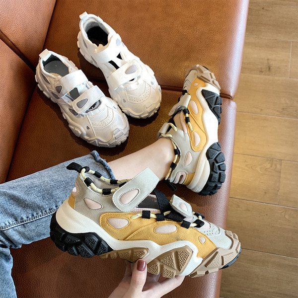 Νέο μοντέλο γυναικέια αθλητικά  παπούτσια ν με σκληρή σόλα σε τρία χρώματα