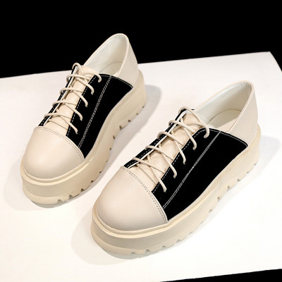 Καθημερινά γυναικεία παπούτσια με ψηλό τακούνι και δύο χρωματισμούς