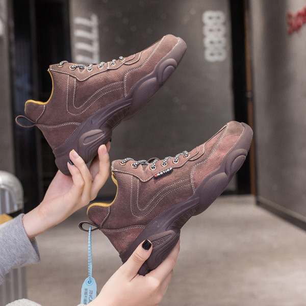 Αθλητικά  γυναικεία παπούτσια  σε μαύρο και μπεζ χρώμα