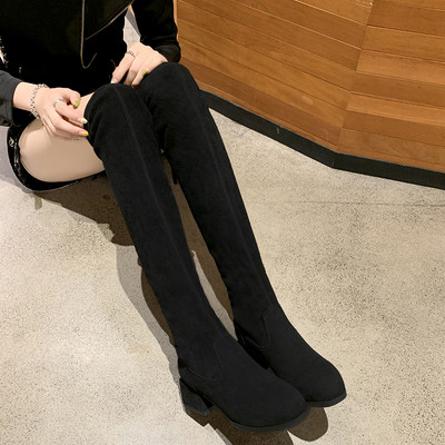 Γυναικείες κομψές σουέτ μπότες με παχιά τακούνι σε μαύρο χρώμα