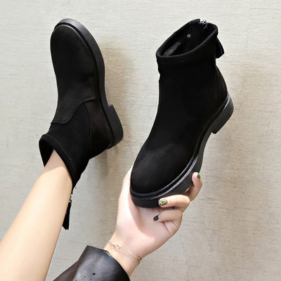 Γυναικείες μπότες σε μαύρο χρώμα