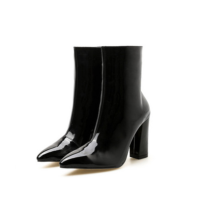 Γυναικείες μπότες μυτερό μοντέλο με παχιά τακούνια σε διάφορα χρώματα