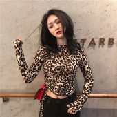 Γυναικεία κοντή μπλούζα με κορδόνια και εκτύπωση