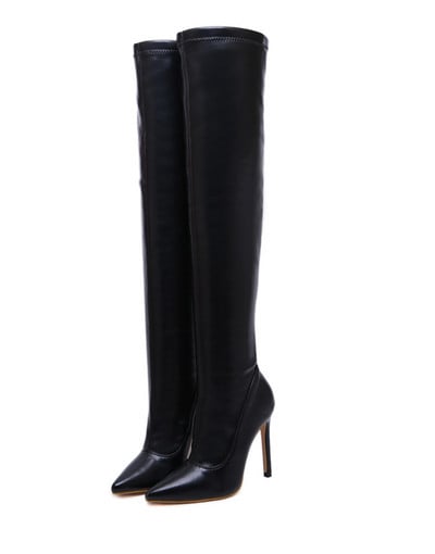 Κομψές έκο δερμάτινες μπότες  με λεπτό τακούνι σε μαύρο και κόκκινο χρώμα