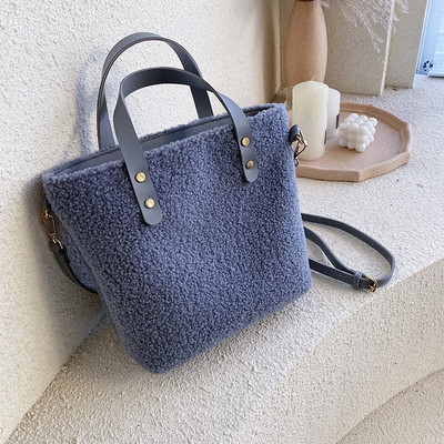 Modern női táska két füllel több színben