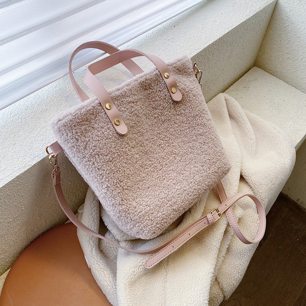 Modern női táska két füllel több színben