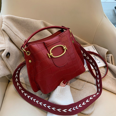 Μοντέρνα έκο δερμάτινη  γυναικεία τσάντα με μεγάλη λαβή