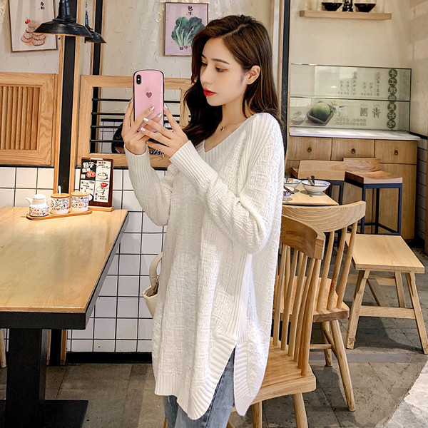 Új modell alkalmi női pulóver hosszú ujjal és spitz nyakkivágással rózsaszín, fehér és barna színekben