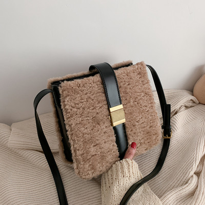 Modern női táska pehellyel és hosszú füllel több színben