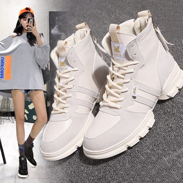 Μοντέρνα γυναικεία αθλητικά παπούτσια με κορδόνια σε μαύρο και μπεζ χρώμα