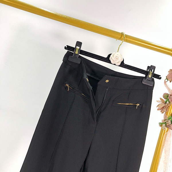 Дълъг елегантен панталон в черен цвят с копчета