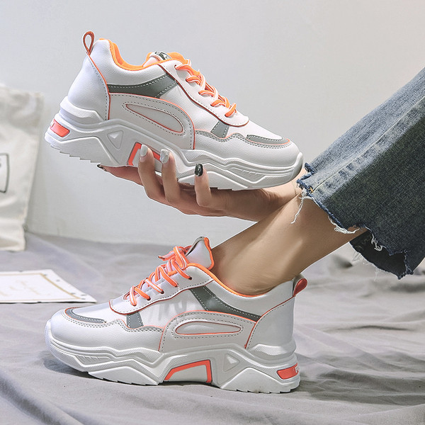 Model NOU de adidasi dama cu sireturi si talpa aspra in trei culori