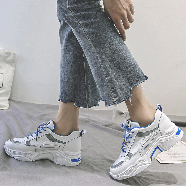 Model NOU de adidasi dama cu sireturi si talpa aspra in trei culori