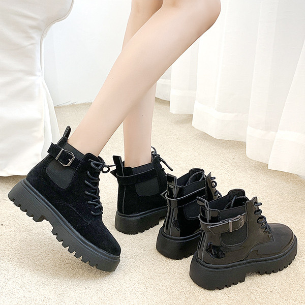 Ghete de dama moderne cu talpa aspra - doua modele