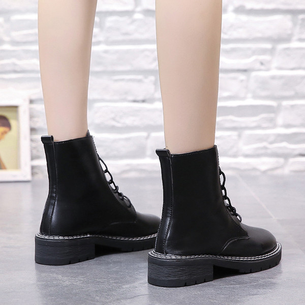 Ghete de dama moderne din piele ecologica cu sireturi de culoare neagra