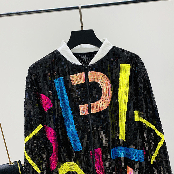 Új modell modern női pulóver flitterekkel fekete színben