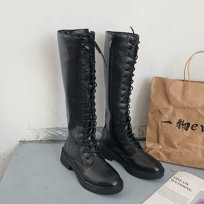 Μοντέρνες γυναικείες μπότες με κορδόνια και παχιά τακούνια σε τρία χρώματα