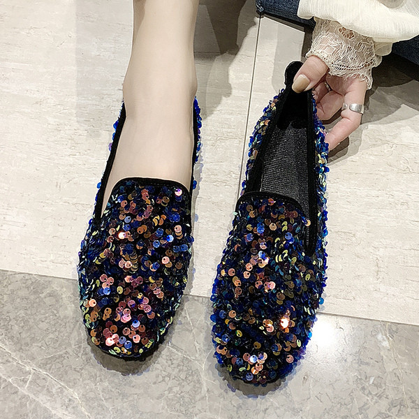 Κομψά γυναικεία παπούτσια με πούλιες σε τρία χρώματα