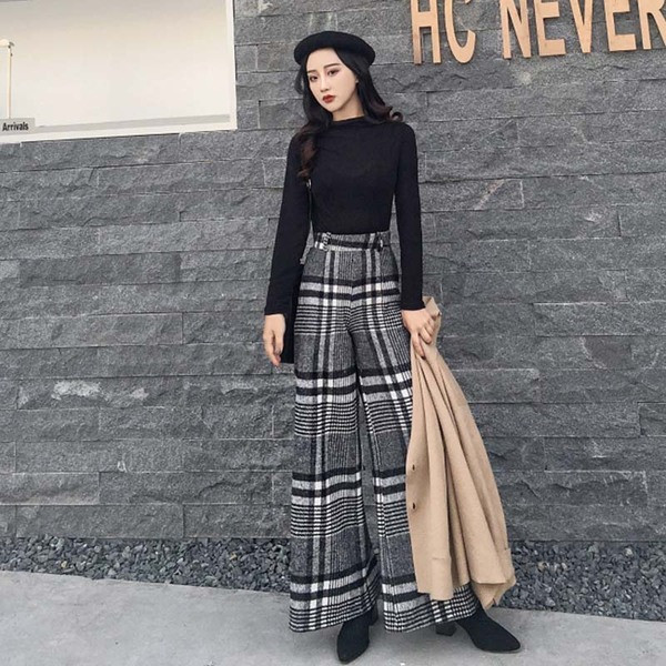 Széles kockás nadrág magas derékkal