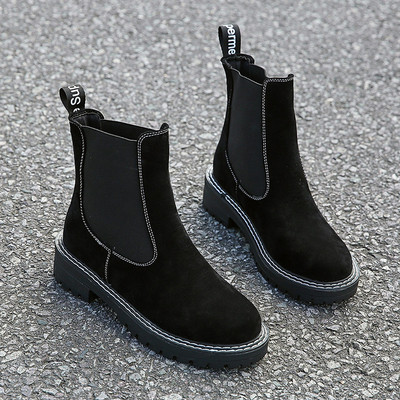 Stílusos női csizma lapos talppal fekete színben - két modell