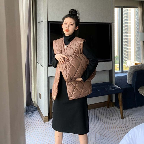 Λεπτό γναικείο  γιλέκο με κουμπιά σε μαύρο και καφέ χρώμα