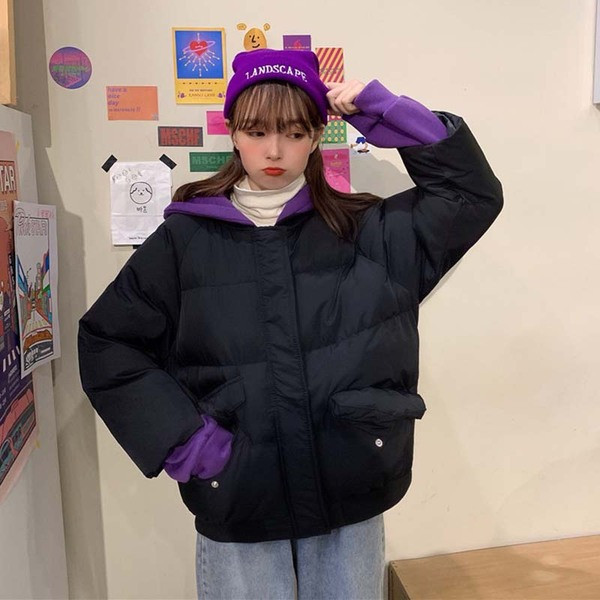 Rövid téli kabát fekete és sárga zsebekkel