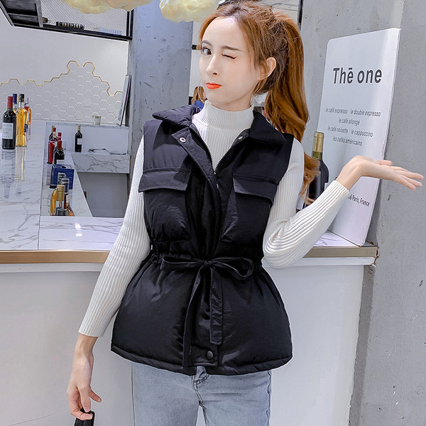 Νέο μοντέλο γυναικείο γιλέκο με τσέπες σε μπεζ και μαύρο χρώμα