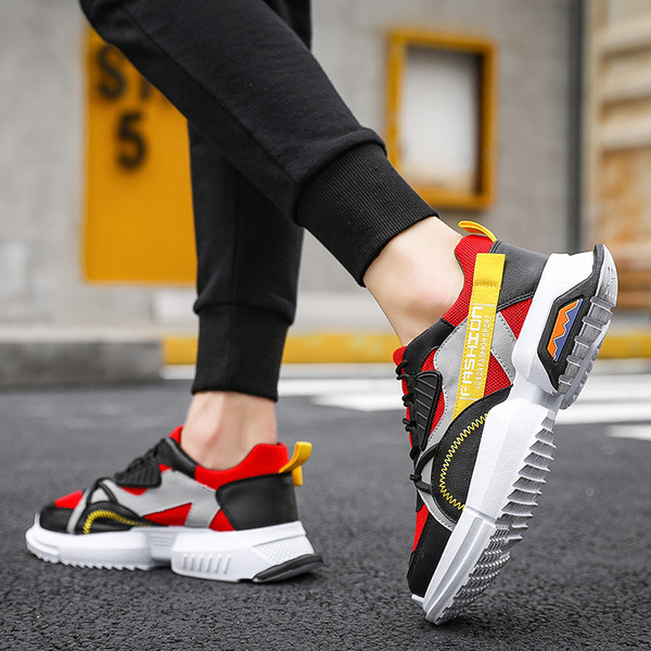 Μοντέρνα ανδρικά αθλητικά παπούτσια με μοτίβο και κοερδόνια σε τρία χρώματα