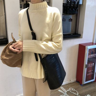 Γυναικείο φαρδύ πουλόβερ με μεγάλο κολάρο σε τρία χρώματα