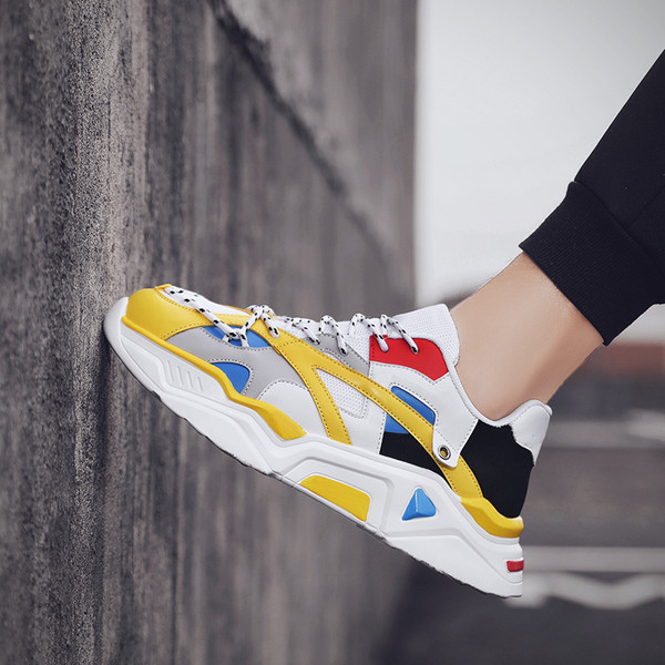 Ανδρικά αθλητικά παπούτσια νέο μοντέλο με κορδόνια και παχιά σόλα σε μαύρο, κόκκινο και κίτρινο χρώμα
