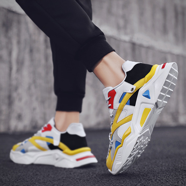 Ανδρικά αθλητικά παπούτσια νέο μοντέλο με κορδόνια και παχιά σόλα σε μαύρο, κόκκινο και κίτρινο χρώμα