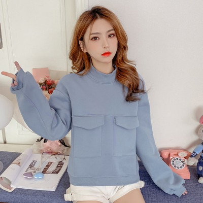 Μοντέρνα γυναικεία μπλούζα με τσέπες και κολάρο με μπλε και πράσινο χρώμα