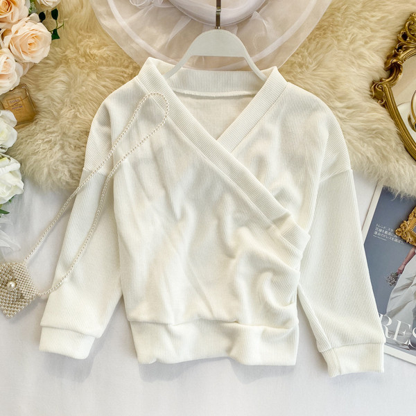 Casual Γυναικείες μπλούζες με λαιμόκοψη και μανίκια 3/4 σε λευκό και μπεζ χρώμα