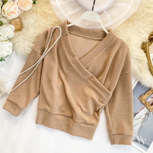 Casual Γυναικείες μπλούζες με λαιμόκοψη και μανίκια 3/4 σε λευκό και μπεζ χρώμα